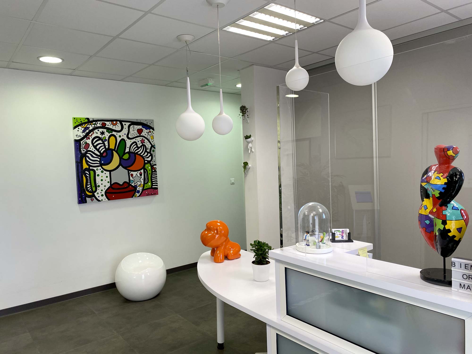 Intérieur du cabinet d'orthodontie du Dr Artz à Mauguio